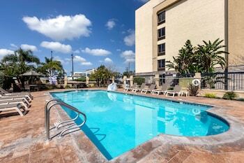 Hotel Comfort Inn & Suites