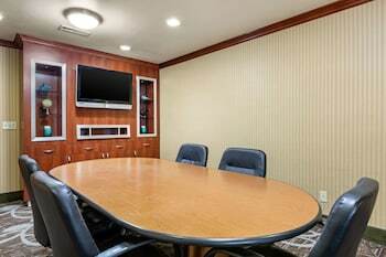 Hotel Comfort Inn & Suites