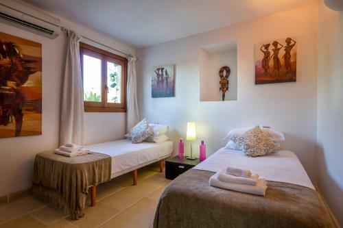 Beautiful 5 Star Villa With Private Pool, Ibiza Villa 1040