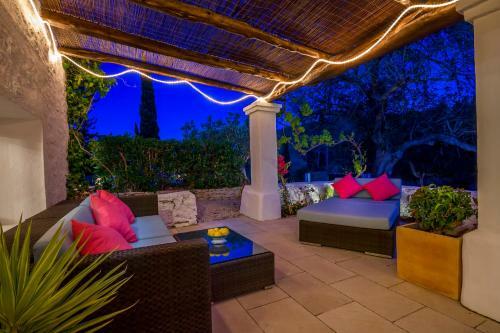 Beautiful 5 Star Villa With Private Pool, Ibiza Villa 1040