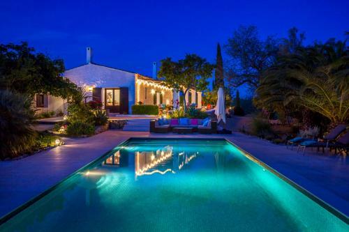 Beautiful 5 Star Villa With Private Pool, Ibiza Villa 1040