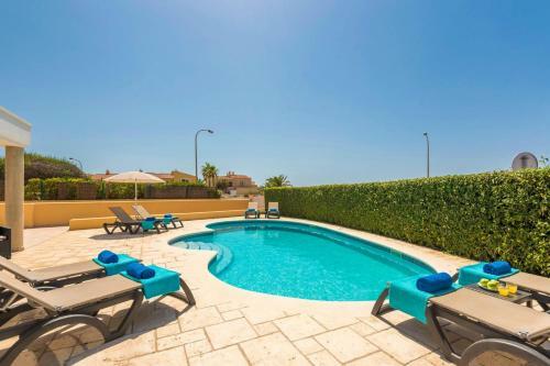 Gris 4 Bedroom Villa, Cala'n Forcat