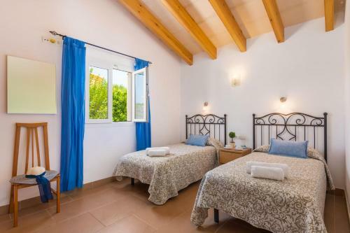 Gris 4 Bedroom Villa, Cala'n Forcat
