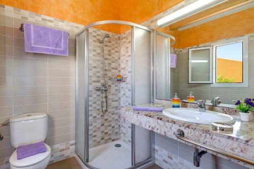 Gris 4 Bedroom Villa, Cala'n Forcat