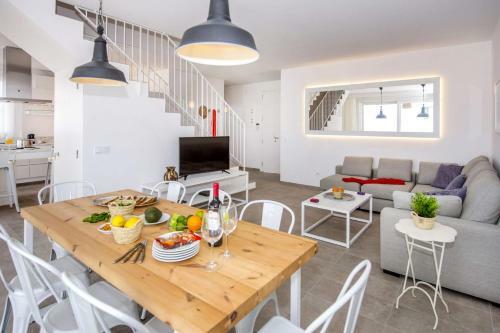 Amatista 4 Bedroom Villa, Cala'n Forcat