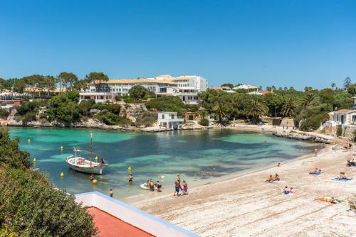 5 Soles 4 Bedroom Apartment, Santandria