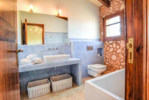 S'horta Villa Sleeps 8 Pool Air Con Wifi