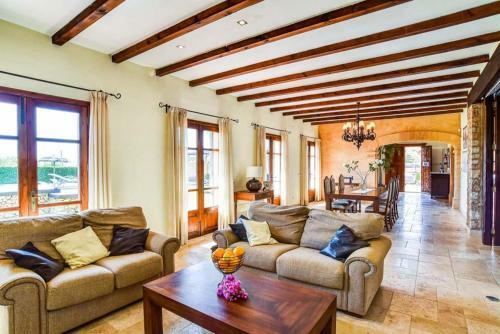 S'horta Villa Sleeps 8 Pool Air Con Wifi
