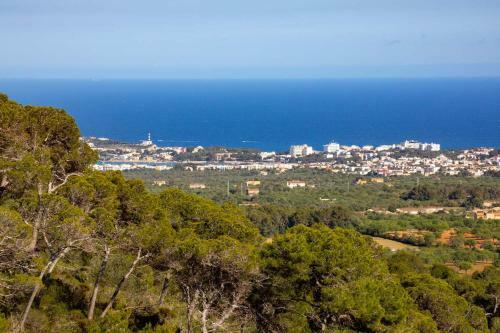 S'horta Villa Sleeps 8 With Pool And Wifi