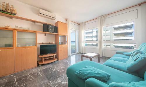 R107 Beachfront Apartment In Calafell