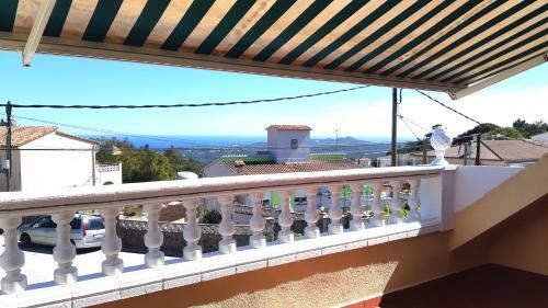 Montbarbat Villa Sleeps 8 Wifi