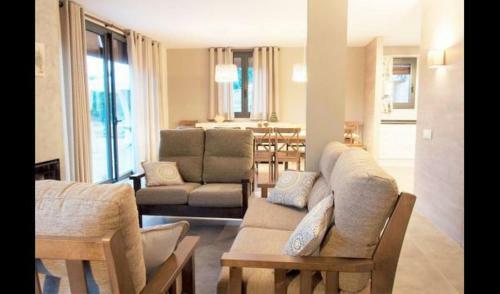Castellar Del Riu Villa Sleeps 12 With Pool