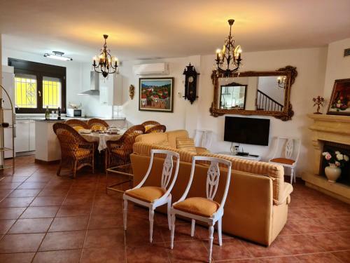 Delightful Villa In Villamena With Private Pool