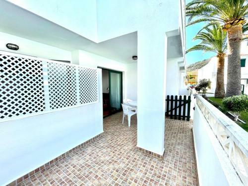 Apartamento Con Dos Dormitorios, Cerca de La Playa En Los Cancajos