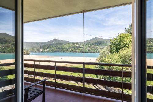 Sukarrieta Apartment By People Rentals