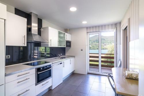 Sukarrieta Apartment By People Rentals