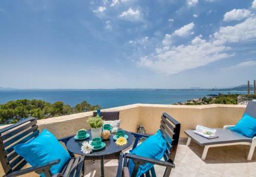 Alcanada Holiday Home Sleeps 5 With Pool And Air Con