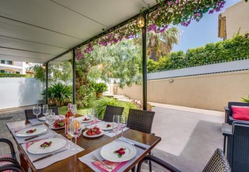 Alcanada Holiday Home Sleeps 5 With Pool And Air Con