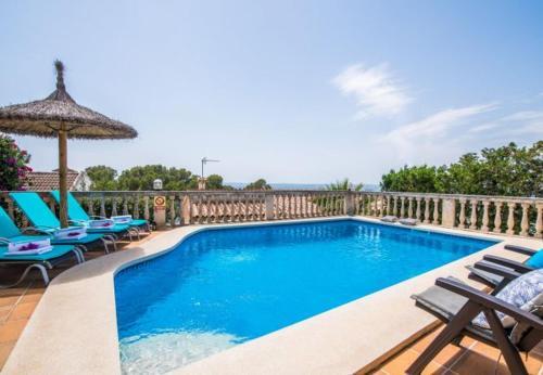 Alcanada Holiday Home Sleeps 5 With Pool And Air Con