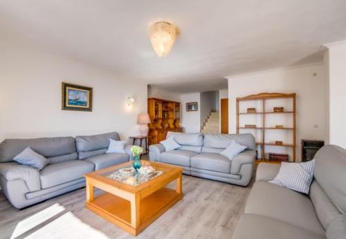 Alcanada Holiday Home Sleeps 7 With Wifi