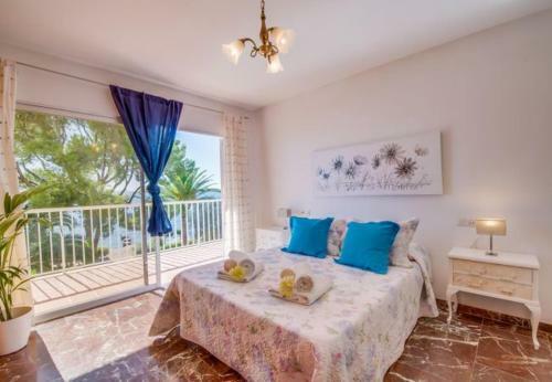 Alcanada Holiday Home Sleeps 6 With Wifi