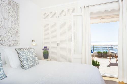 Alcanada Apartment Sleeps 4 With Air Con And Wifi