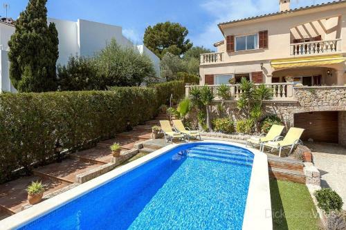 Alcanada Villa Sleeps 8 With Pool Air Con And Wifi