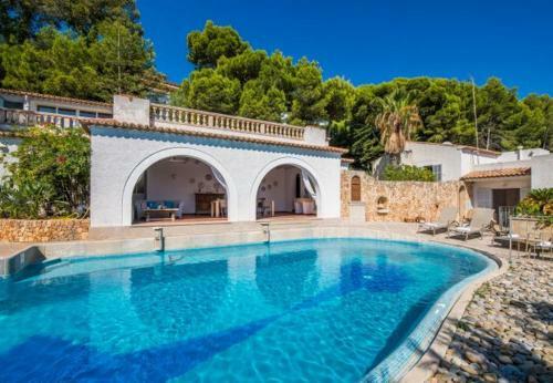 Font de Sa Cala Holiday Home Sleeps 10 With Pool