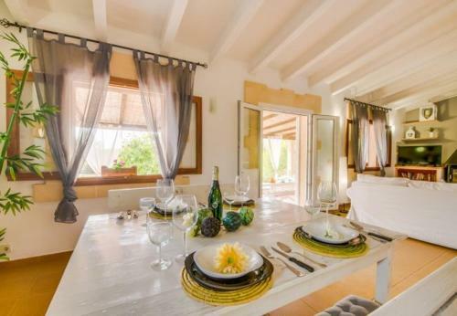 Font de Sa Cala Holiday Home Sleeps 4 With Pool And Wifi