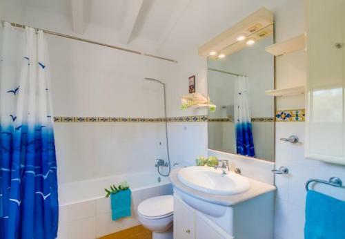 Font de Sa Cala Holiday Home Sleeps 4 With Pool And Wifi