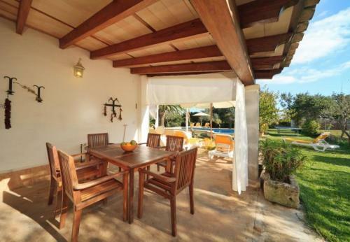 Santa Margalida Villa Sleeps 6 With Pool