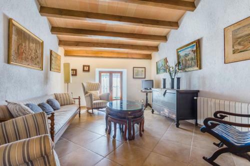 Sa Pobla Villa Sleeps 14 With Pool And Air Con