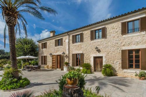 Sa Pobla Villa Sleeps 14 With Pool And Air Con