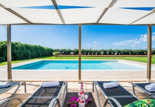 Sa Pobla Villa Sleeps 6 With Pool Air Con And Wifi