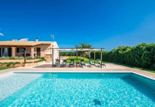 Sa Pobla Villa Sleeps 6 With Pool Air Con And Wifi