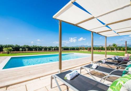 Sa Pobla Villa Sleeps 6 With Pool Air Con And Wifi