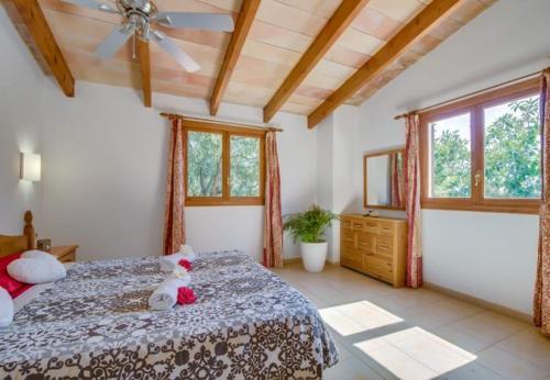 Sa Pobla Holiday Home Sleeps 6 With Pool