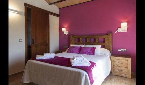 L'espunyola Villa Sleeps 24 With Pool