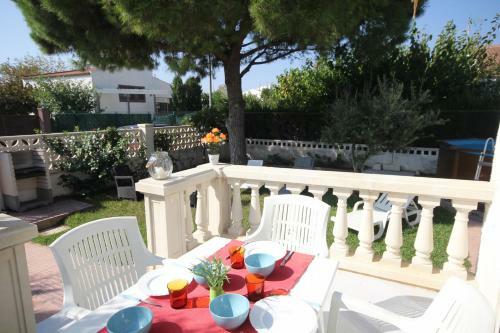 Riumar "olivera", 340m To Beach, Private Pool, On-site-service, Dog Beach