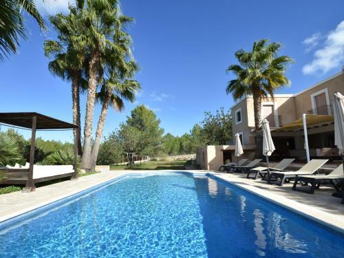 Beautiful Mansion In San Rafael With Jacuzzi