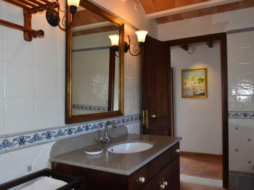 Beautiful Mansion In San Rafael With Jacuzzi
