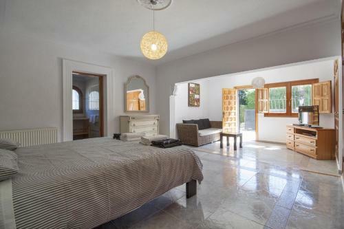 Xabia Villa Sleeps 12 Pool Wifi