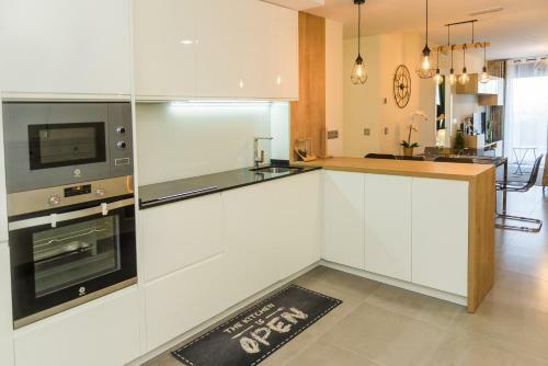 Sea And Mountain View Apartment