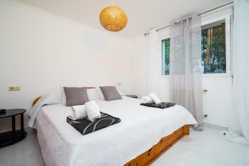 Xabia Villa Sleeps 8 With Pool And Air Con