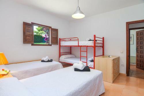 Xabia Villa Sleeps 18 With Pool And Free Wifi