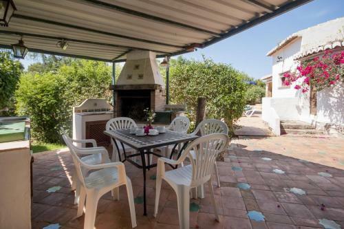 Xabia Villa Sleeps 6 With Pool And Air Con