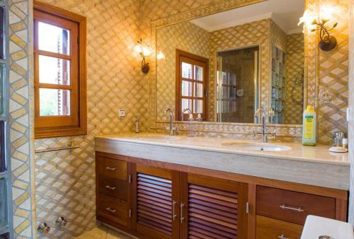 Xabia Villa Sleeps 6 Pool Wifi