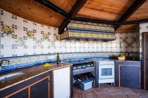 Xabia Villa Sleeps 6 With Pool Air Con And Wifi