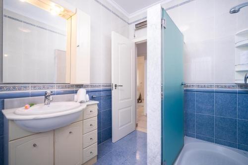 Xabia Villa Sleeps 6 With Pool Air Con And Wifi