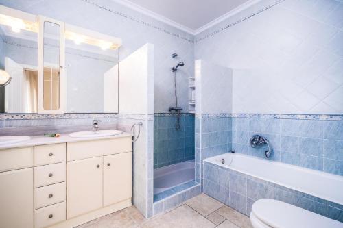 Xabia Villa Sleeps 6 With Pool Air Con And Wifi